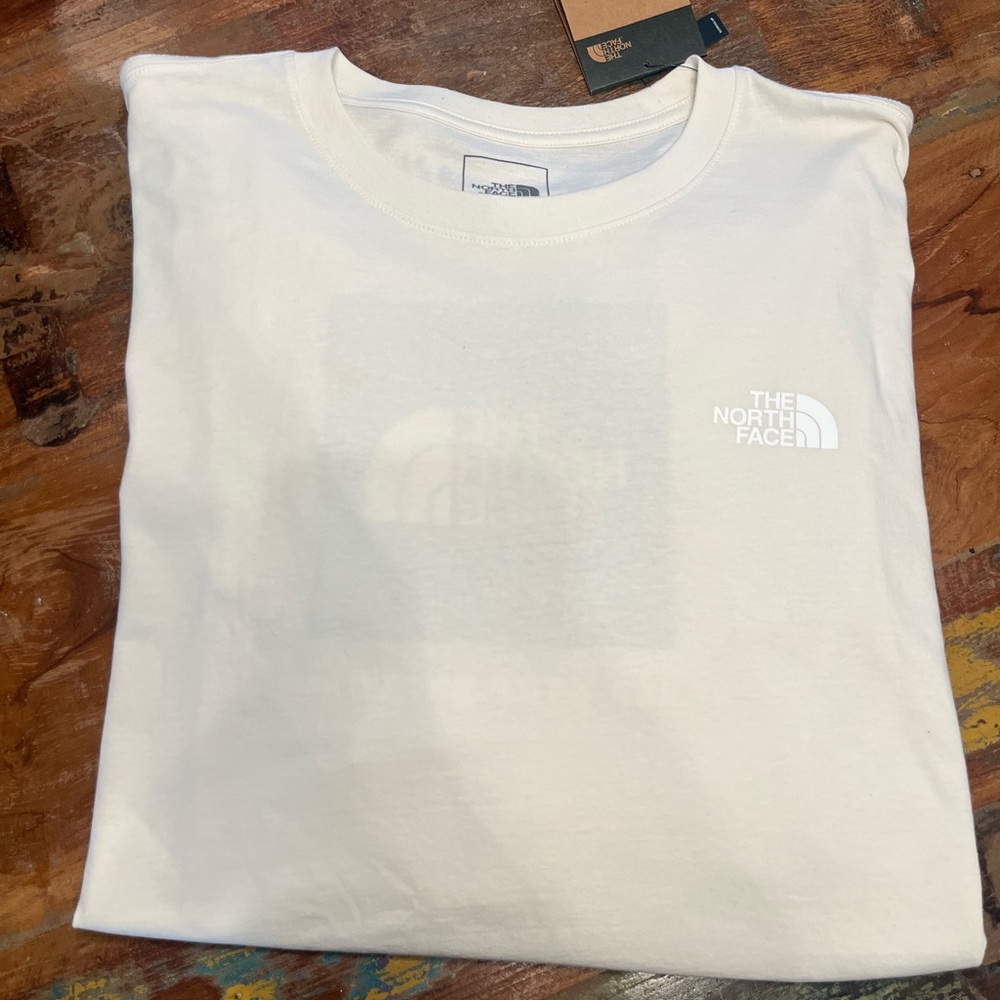 NWT North Face Men’s Long Sleeve Tee